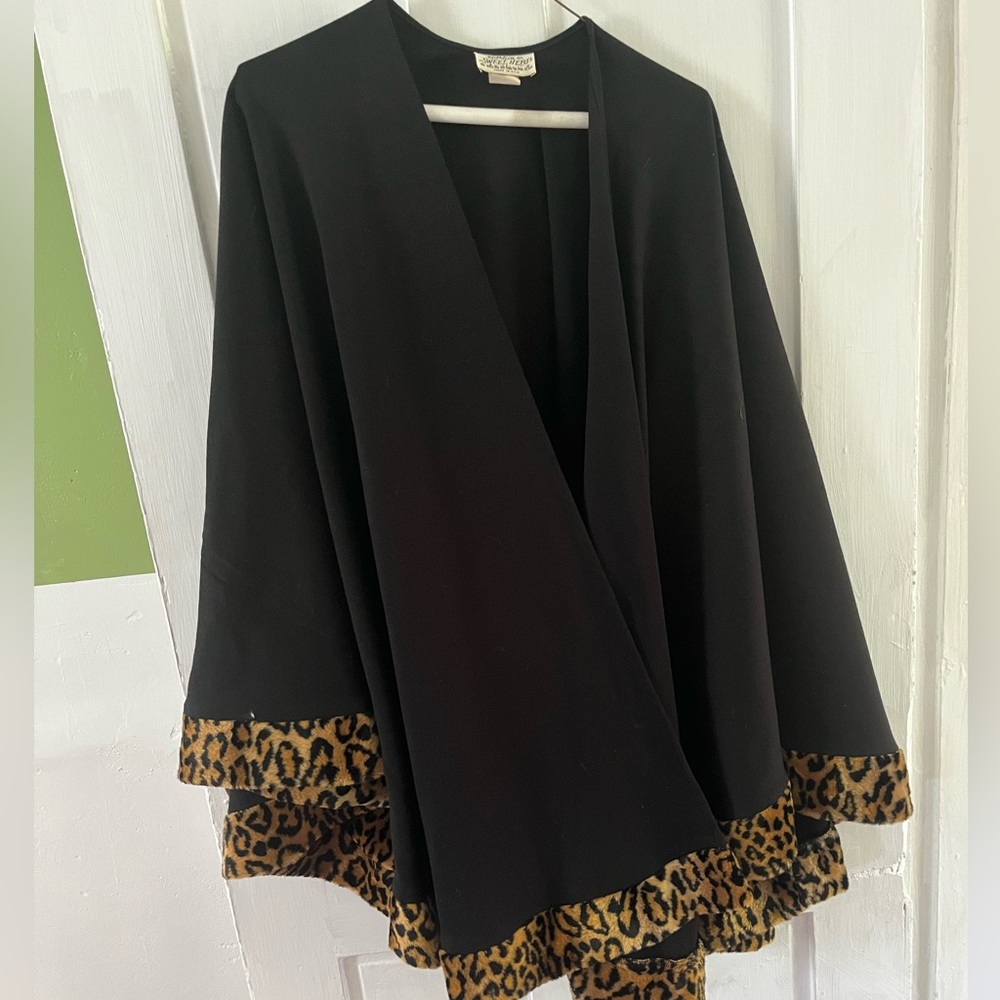 Kathleen for Sweet Herb vintage, leopard shawl